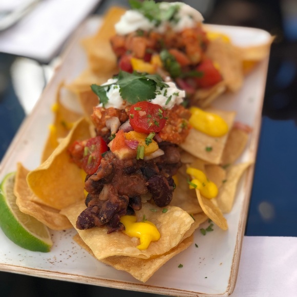 Meet your Posher, Nadia - Picture 1 of 1